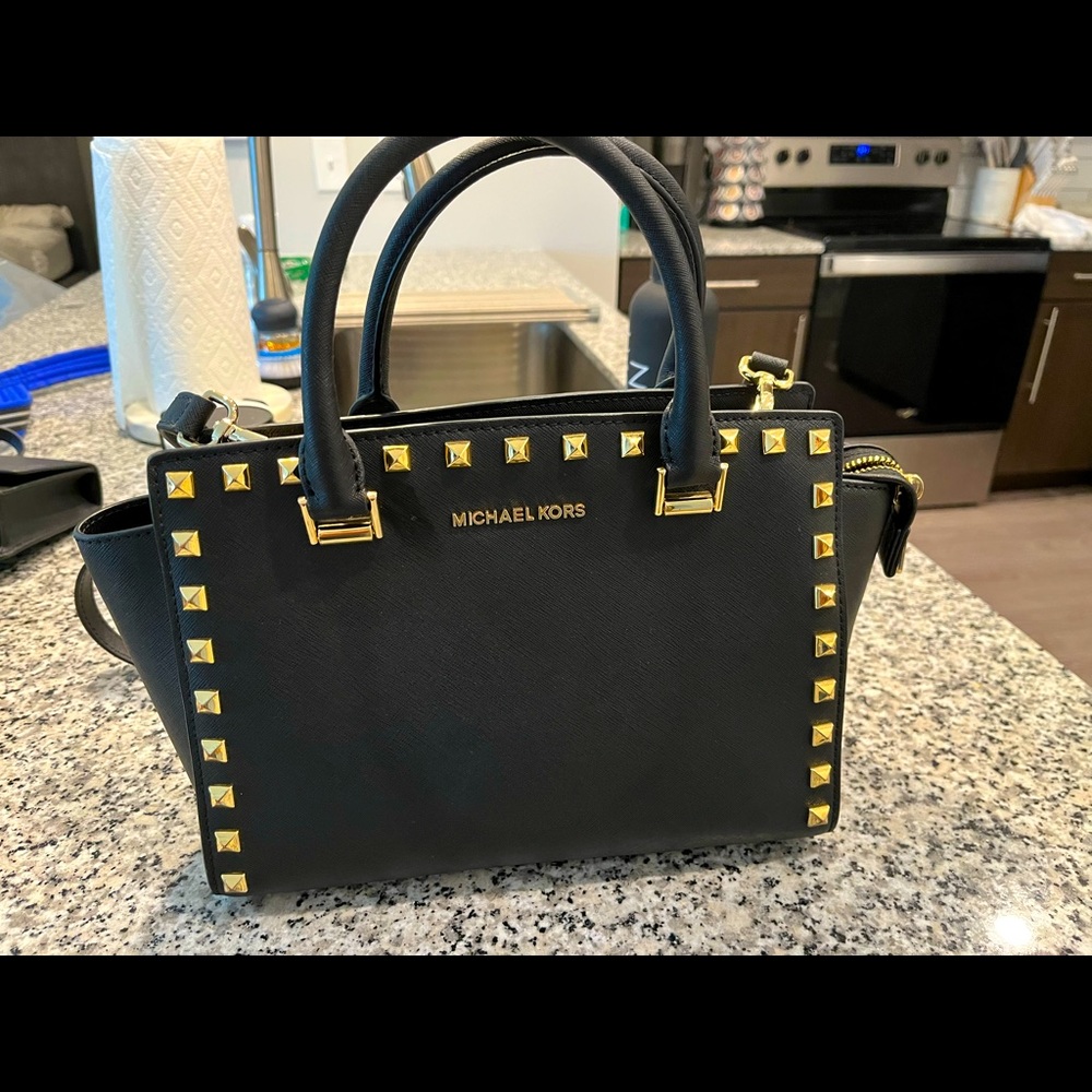 Micheal Kors purse